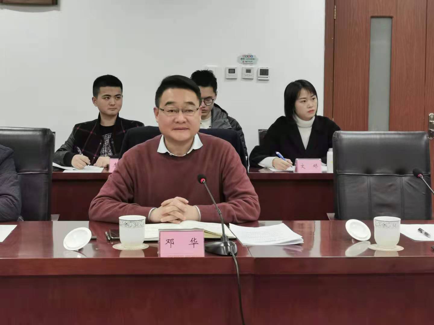 “省、市、縣三級(jí)聯(lián)動(dòng)，多方齊力推動(dòng)達(dá)州苧麻產(chǎn)業(yè)發(fā)展”。