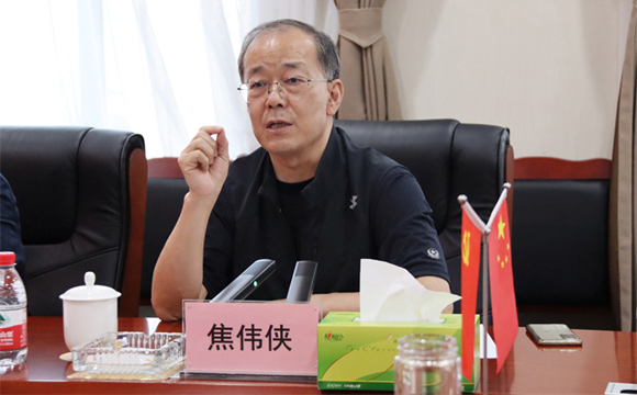 四川省委省政府決策咨詢委員會(huì)、西財(cái)智庫領(lǐng)導(dǎo)專家蒞臨四川棉麻集團(tuán)指導(dǎo)工作